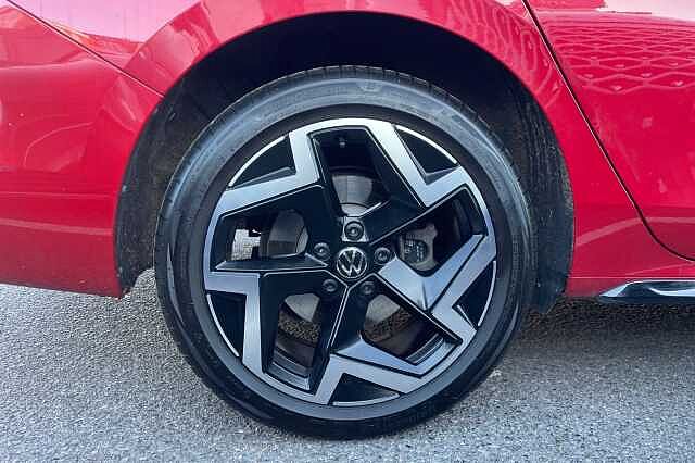 Used Volkswagen Passat 2024 for sale - 76554443: Photo 5