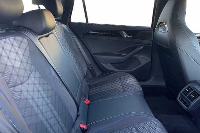 Used Volkswagen Passat 2024 for sale - 76554443: Photo 8