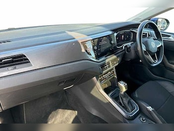 Used Volkswagen Taigo 2023 for sale - 76127559: Photo 2