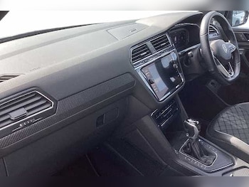 Used Volkswagen Tiguan Allspace 2023 for sale - 79205963: Photo