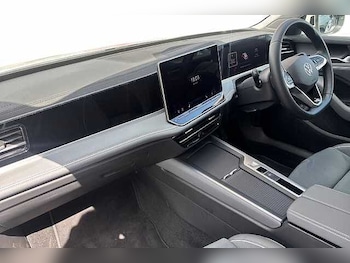 Used Volkswagen Passat 2024 for sale - 75118266: Photo