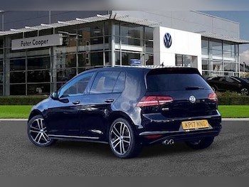 Used Volkswagen Golf 2017 for sale - 77054912: Photo