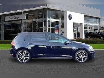 Used Volkswagen Golf 2017 for sale - 77054912: Photo