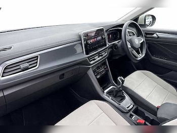 Used Volkswagen T-Roc 2023 for sale - 78776315: Photo