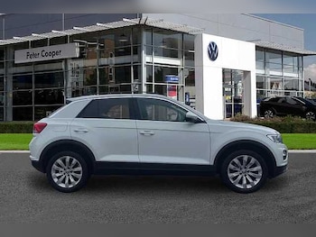 Used Volkswagen T-Roc 2018 for sale - 76231870: Photo