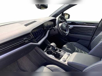 Used Volkswagen Touareg 2023 for sale - 75299896: Photo