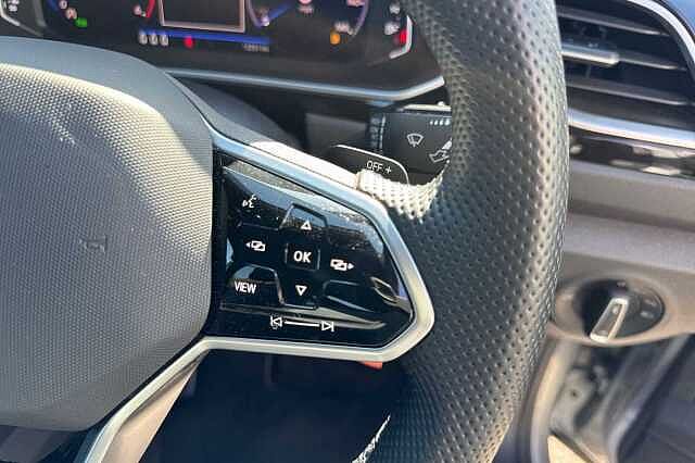 Used Volkswagen T-Roc 2022 for sale - 76634315: Photo 17