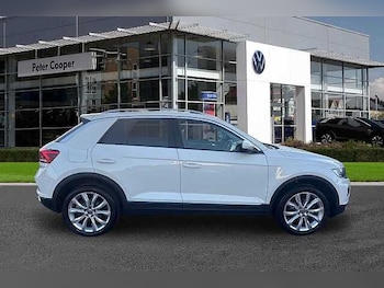 Used Volkswagen T-Roc 2021 for sale - 76418115: Photo