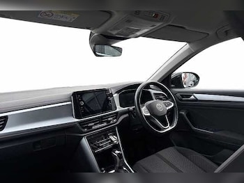 Used Volkswagen T-Roc 2023 for sale - 77851130: Photo