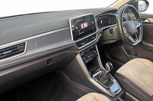 Used Volkswagen T-Roc 2022 for sale - 76376617: Photo 2