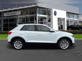 Used Volkswagen T-Roc 2019 for sale - 75924560: Photo