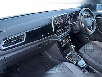 Used Volkswagen T-Roc 2022 for sale - 76836806: Photo