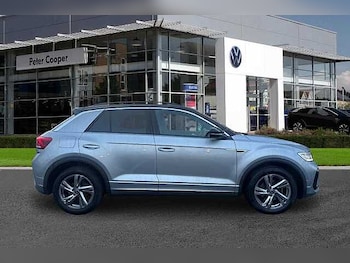 Used Volkswagen T-Roc 2022 for sale - 76836806: Photo