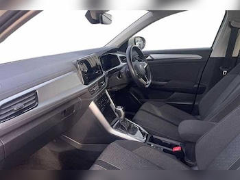 Used Volkswagen T-Roc 2022 for sale - 76497112: Photo