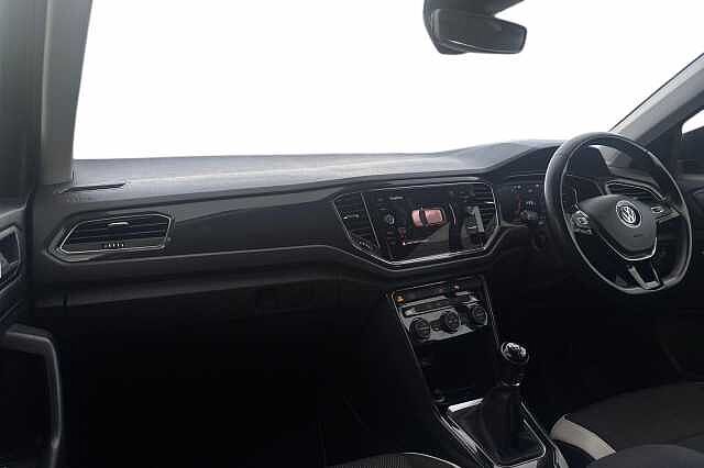 Used Volkswagen T-Roc 2018 for sale - 76324331: Photo 2