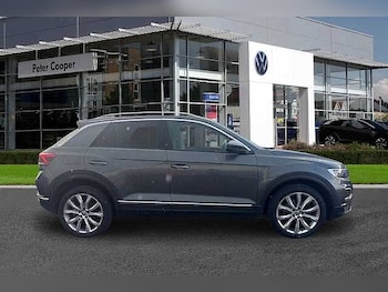 Used Volkswagen T-Roc 2018 for sale - 76324331: Photo