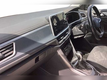 Used Volkswagen T-Roc 2022 for sale - 78316461: Photo