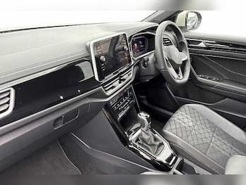 Used Volkswagen T-Roc 2024 for sale - 75919018: Photo