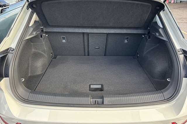 Used Volkswagen T-Roc 2024 for sale - 76625799: Photo 11