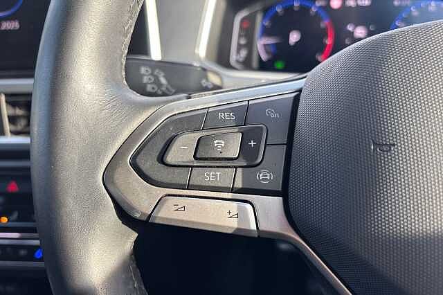 Used Volkswagen T-Roc 2024 for sale - 76625799: Photo 15