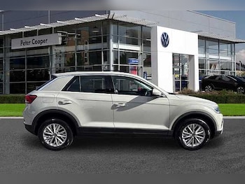 Used Volkswagen T-Roc 2023 for sale - 78168415: Photo