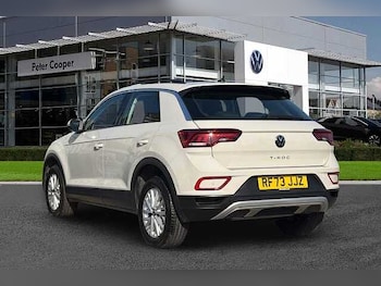 Used Volkswagen T-Roc 2024 for sale - 78722042: Photo