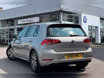 Used Volkswagen Golf 2019 for sale - 75744892: Photo