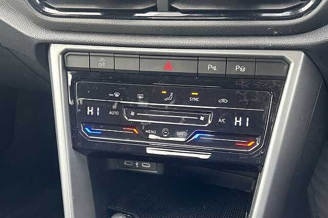 Used Volkswagen T-Roc 2023 for sale - 76304971: Photo 26