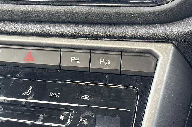 Used Volkswagen T-Roc 2023 for sale - 76304971: Photo 29