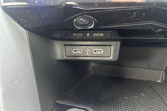 Used Volkswagen T-Roc 2023 for sale - 76304971: Photo 31