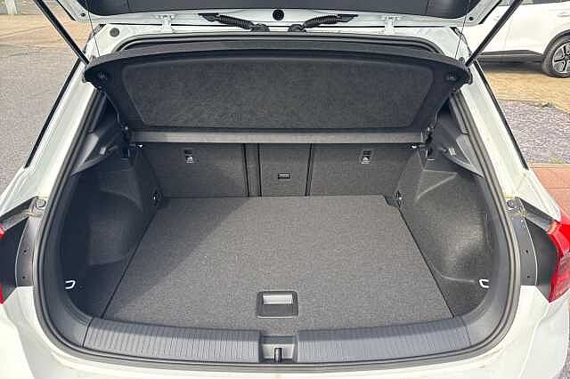 Used Volkswagen T-Roc 2025 for sale - 76536447: Photo 11