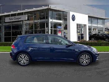 Used Volkswagen Golf 2018 for sale - 78056866: Photo