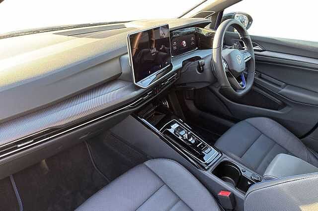 Used Volkswagen Golf 2025 for sale - 76324327: Photo 2