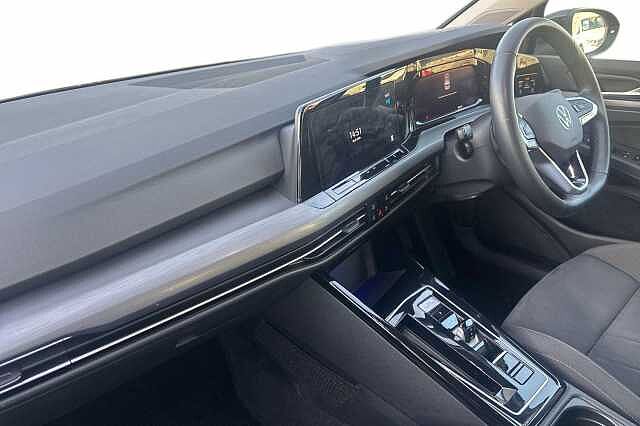 Used Volkswagen Golf 2023 for sale - 77228176: Photo 2