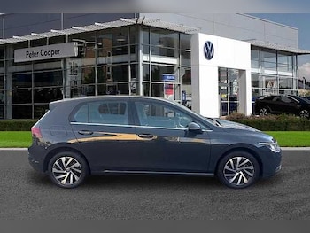 Used Volkswagen Golf 2023 for sale - 77228176: Photo