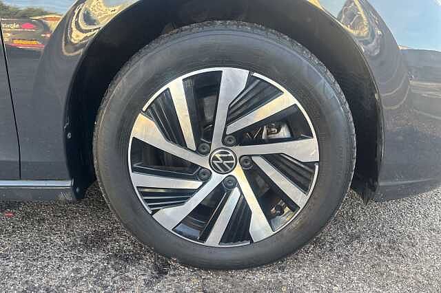 Used Volkswagen Golf 2023 for sale - 77228176: Photo 5