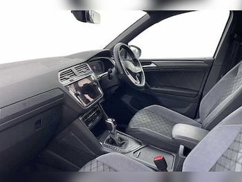 Used Volkswagen Tiguan 2024 for sale - 77656110: Photo