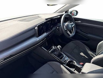 Used Volkswagen Golf 2024 for sale - 79004925: Photo