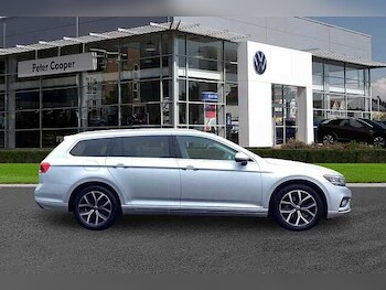 Used Volkswagen Passat 2020 for sale - 76376618: Photo
