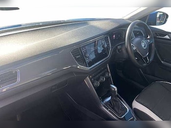 Used Volkswagen T-Roc 2021 for sale - 76211458: Photo 2