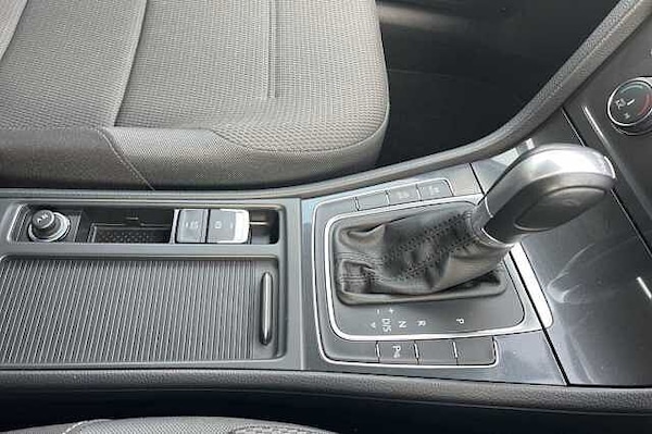 Used Volkswagen Golf 2018 for sale - 76093330: Photo 18