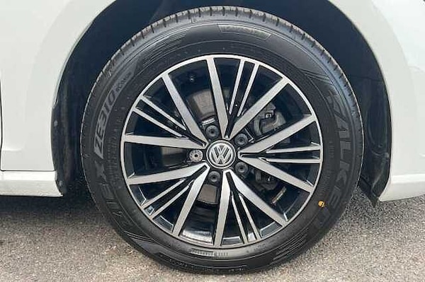 Used Volkswagen Golf 2018 for sale - 76093330: Photo 5
