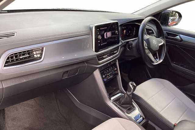 Used Volkswagen T-Roc 2022 for sale - 76387040: Photo 2