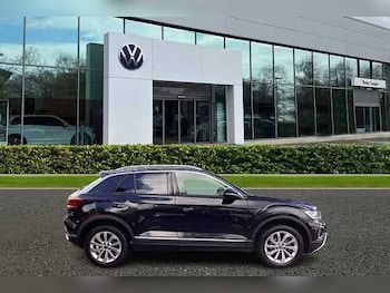 Used Volkswagen T-Roc 2022 for sale - 76387040: Photo