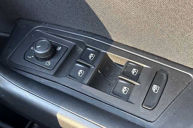 Used Volkswagen T-Roc 2023 for sale - 75999298: Photo 28