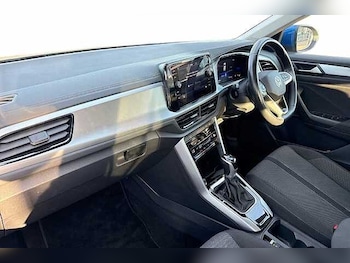 Used Volkswagen T-Roc 2023 for sale - 75999298: Photo