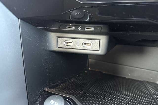 Used Volkswagen T-Roc 2023 for sale - 75999298: Photo 31