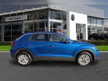 Used Volkswagen T-Roc 2023 for sale - 75999298: Photo