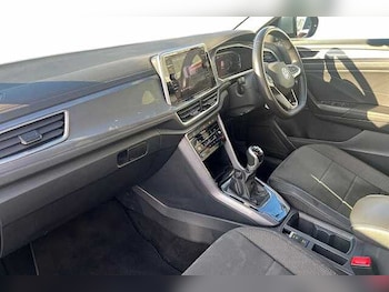 Used Volkswagen T-Roc 2022 for sale - 75919035: Photo