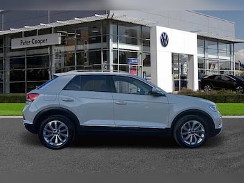 Used Volkswagen T-Roc 2022 for sale - 75919035: Photo